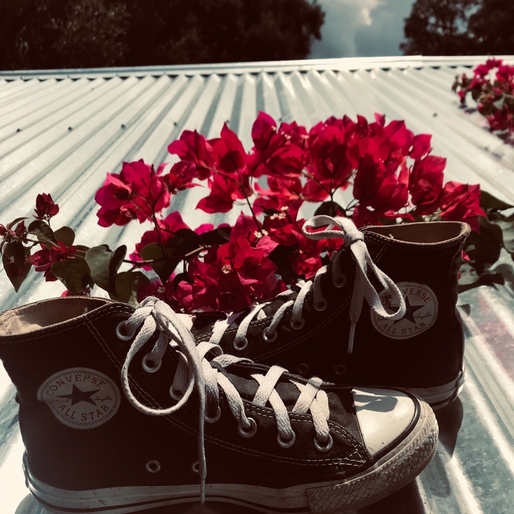 black high top converse!
